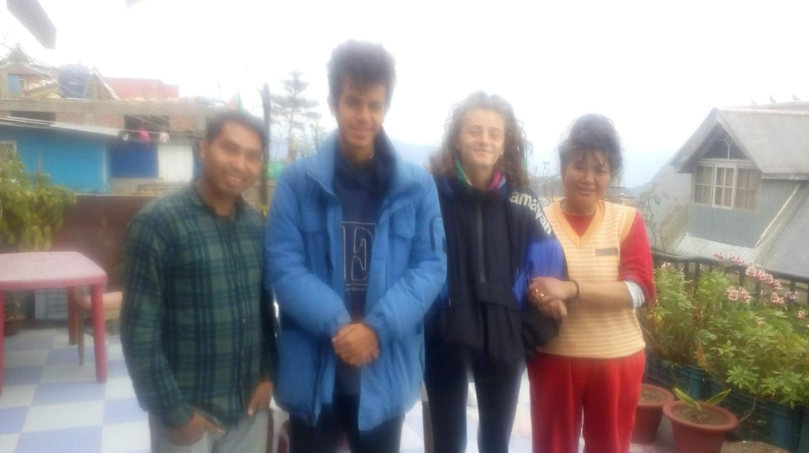 Backpackers Hub Pansiyon Darjeeling  Dış mekan fotoğraf